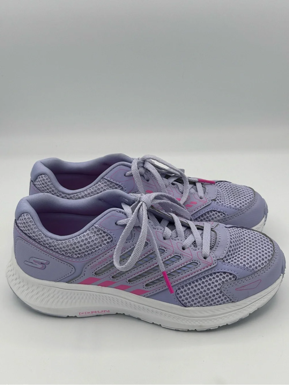 Skechers GO RUN Consistent 2.0 Low Top Sneakers Lilac and Pink- New